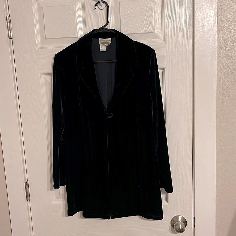 Cold Water Creek Ladies Velvet Evening Jacket 1 Button Closure. Navy blue